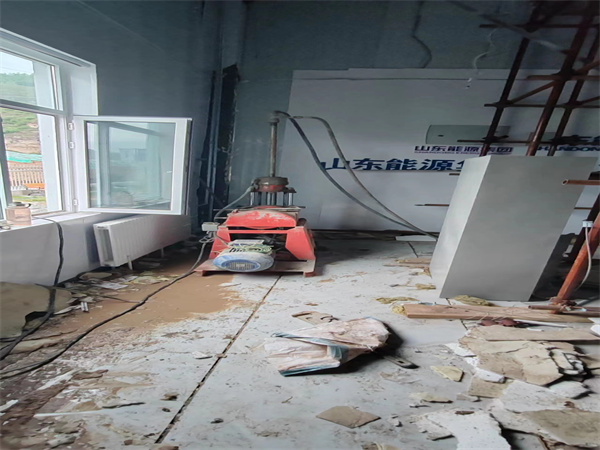 中方地基基础下沉墙体裂缝加固注浆顶升施工